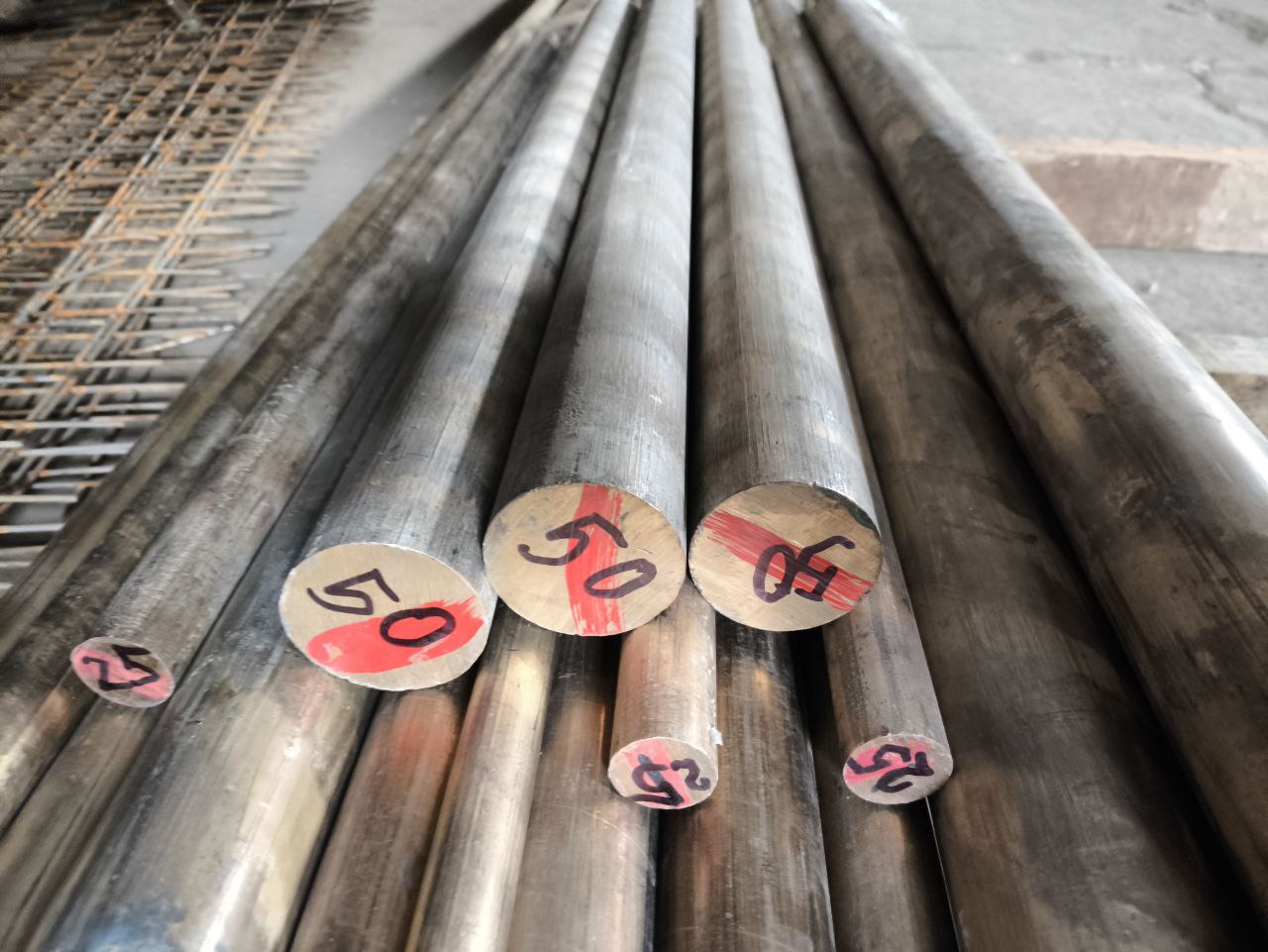 Превью Бронзовый кругляк в диаметре от 20 мм до 160 мм , уже на "Промстрое" в Белгороде!  Превью Бронзовый кругляк в диаметре от 20 мм до 160 мм , уже на "Промстрое" в Белгороде!